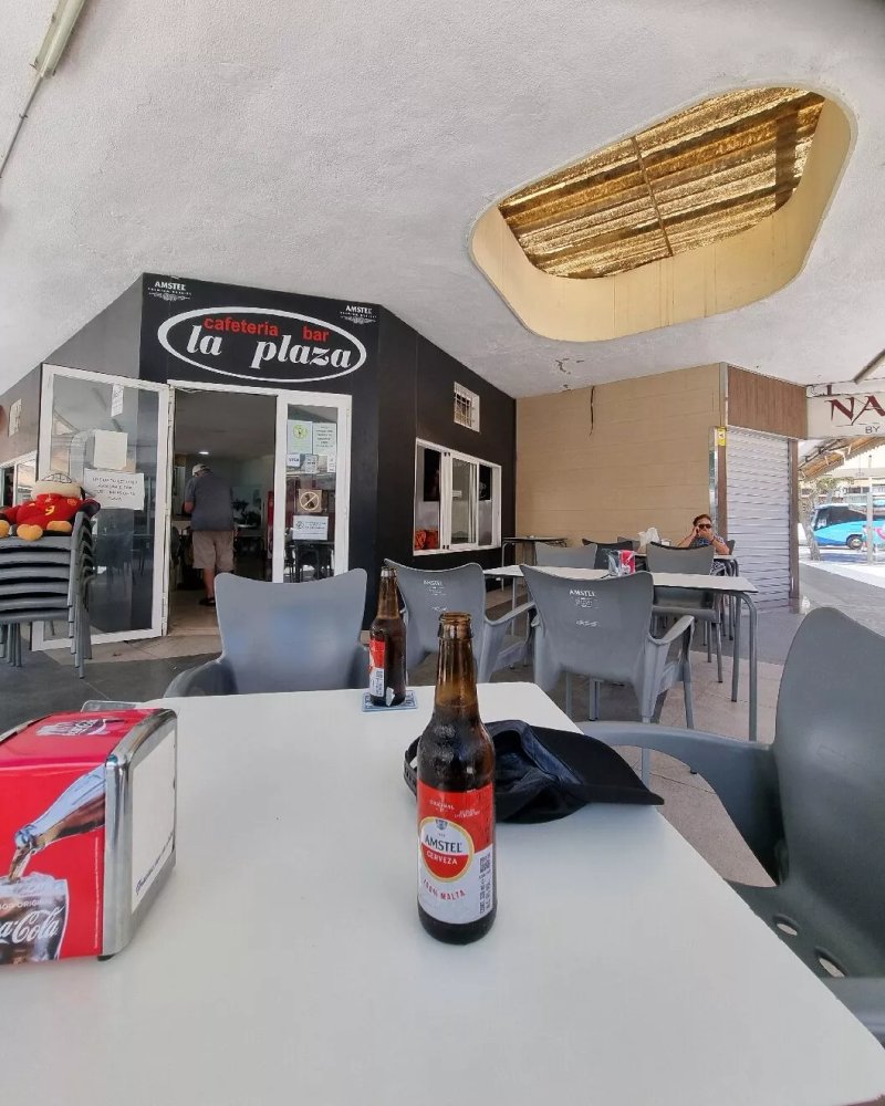 Cafetería-bar La Plaza