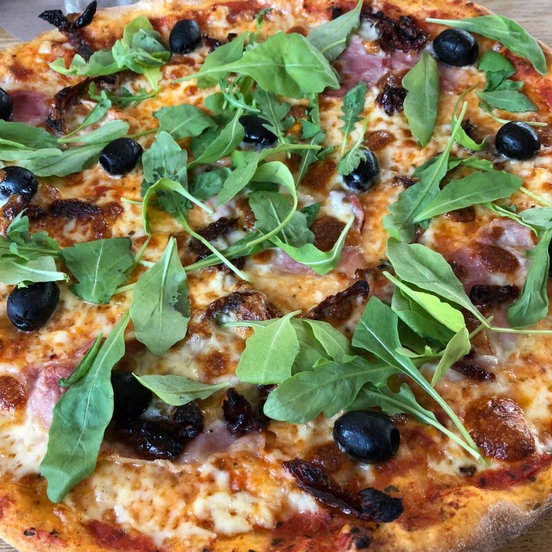 Rostanga Pizzeria Restaurang