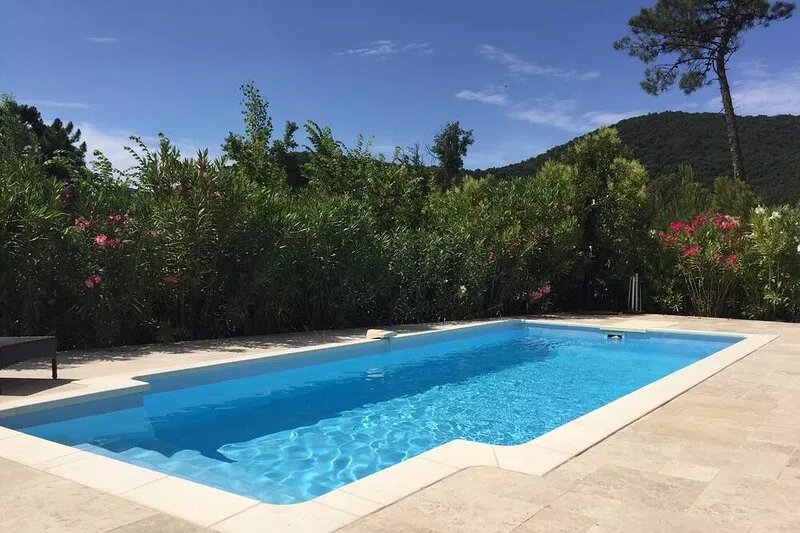 3 Bedroom Provençal House, 15 mins from St Tropez, Private pool, Sleeps 6