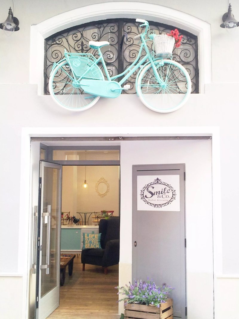Hotel Smile & Co Hostal Boutique