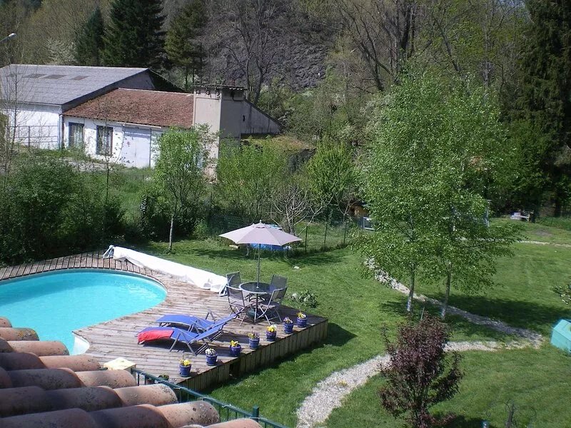4 Bedroom Villa with Private Pool within 5 minute walk into Quillan