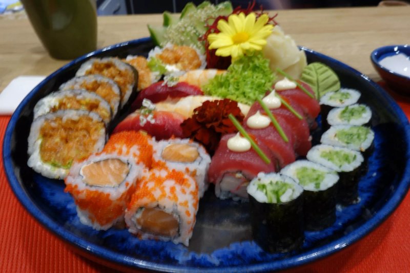 Yattai Sushi Bar Jezyce