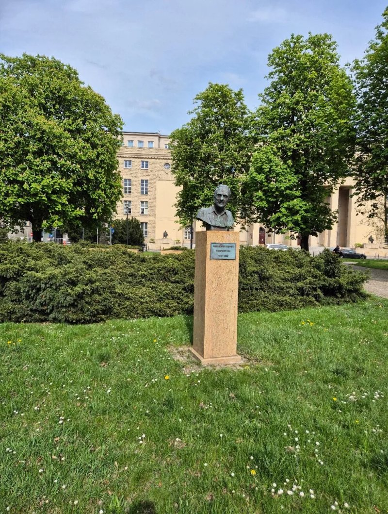 Statue Romana Maciejewski Kompozytor
