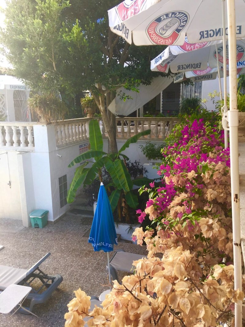 Hostal Cas Bombu