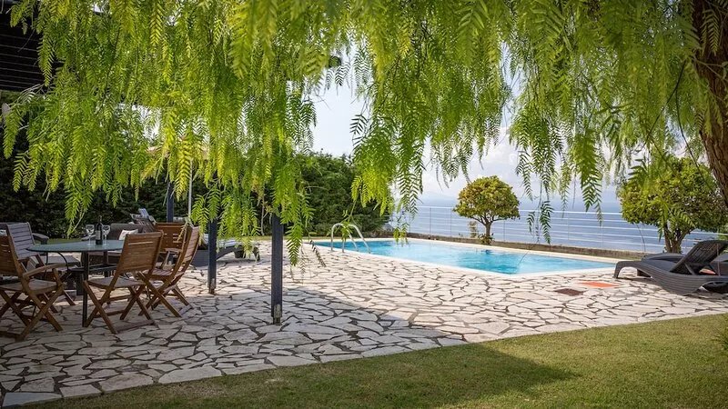 Peaceful villa with private pool. Amazing sea and mountain views. Free WiFi.