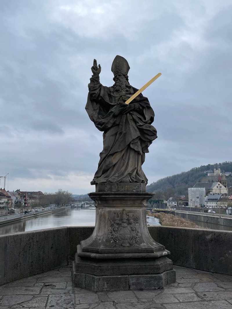 Bruckenstatue St. Kilian
