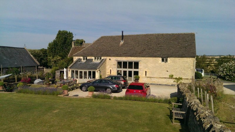 Tom's Barn