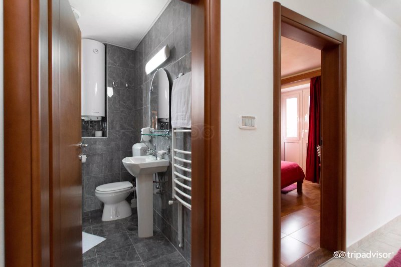 R Club Apartments
