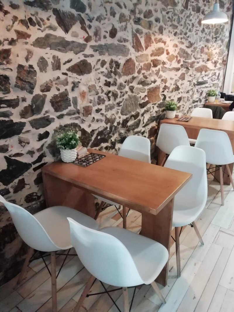 Lolo Cafe Bar
