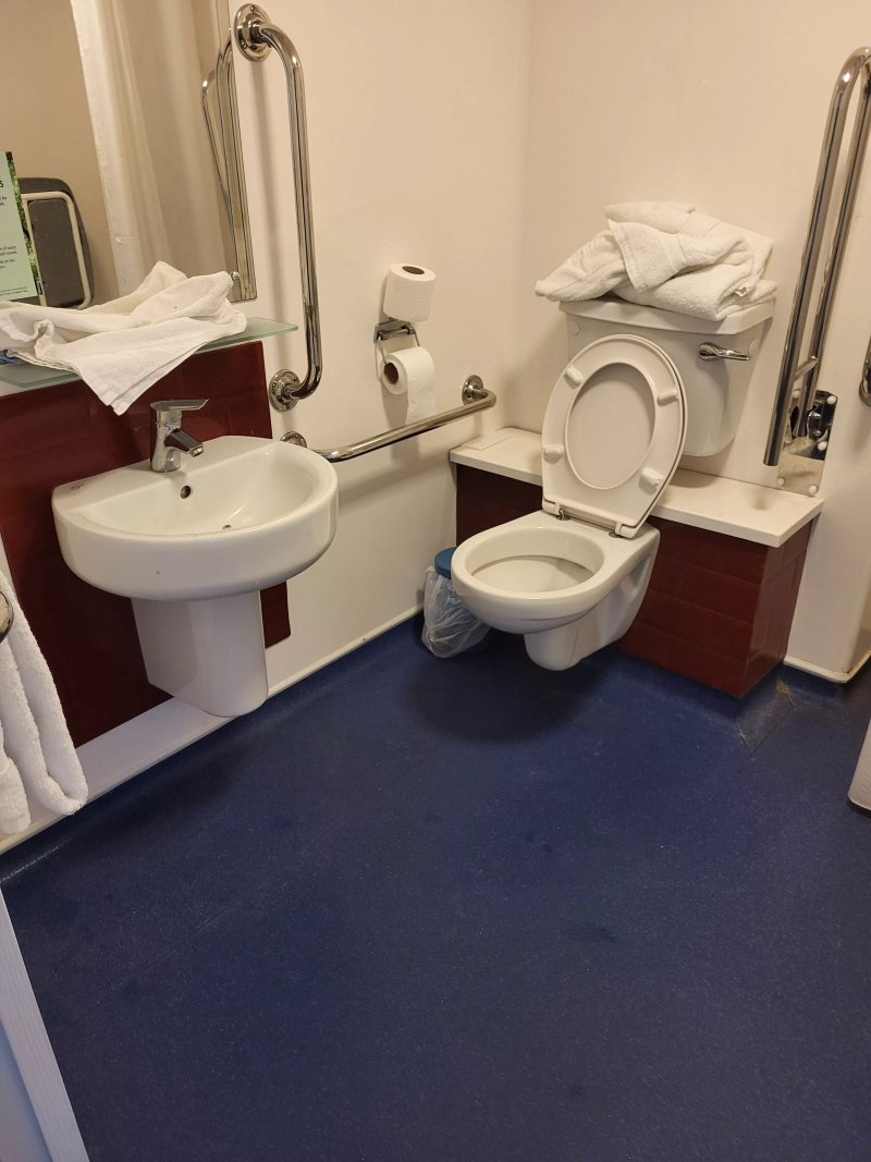 Travelodge London Enfield Hotel