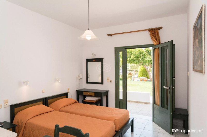 Nikolas Villas Apartments