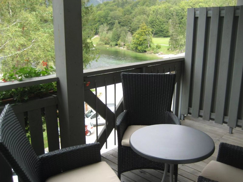 Jezero Hotel