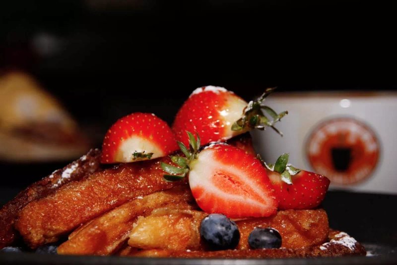Revival Cafe Bar & Grill
