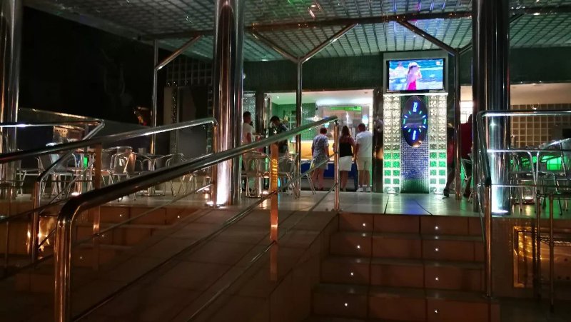 Heladeria Y Cafeteria Limon Y Menta