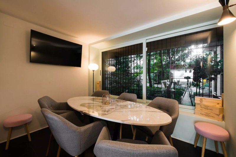 Cerdini & Quenardel - Gelato e Champagne - Wine bar