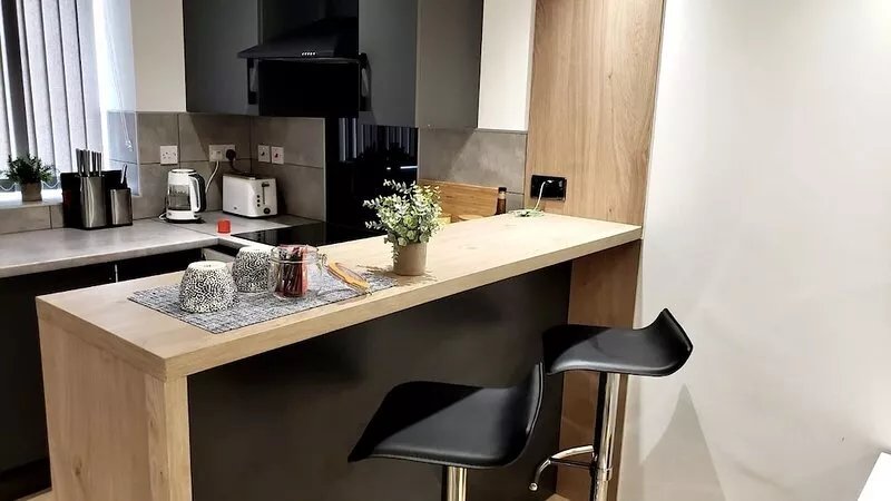 Modern lux apt newly decorated with free car park