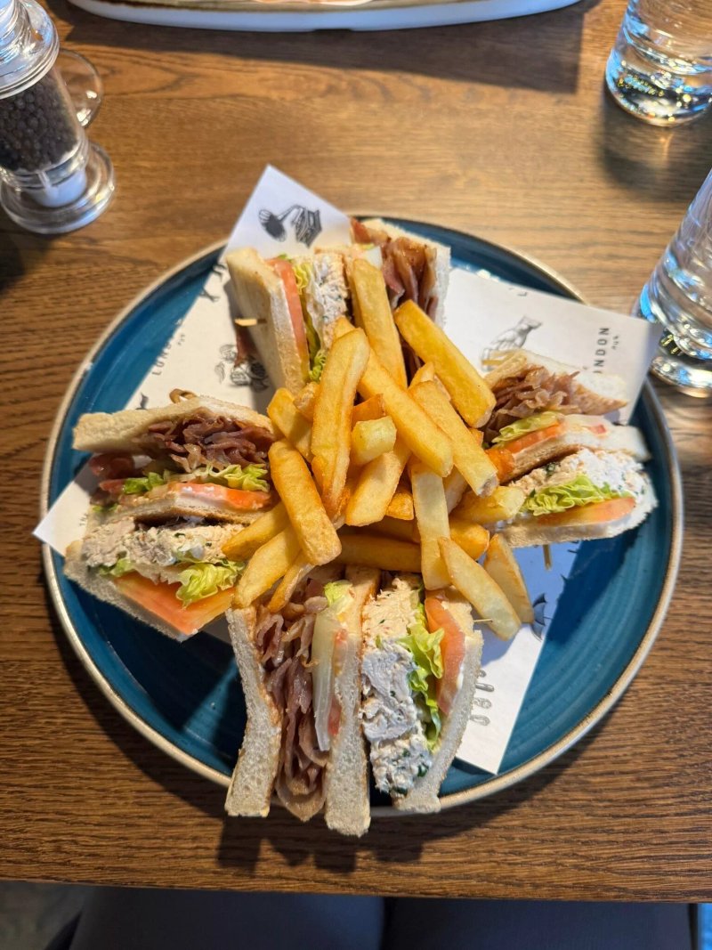 The London Pub