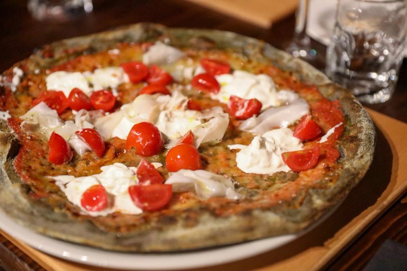 Farra Pizzeria by Aquarium