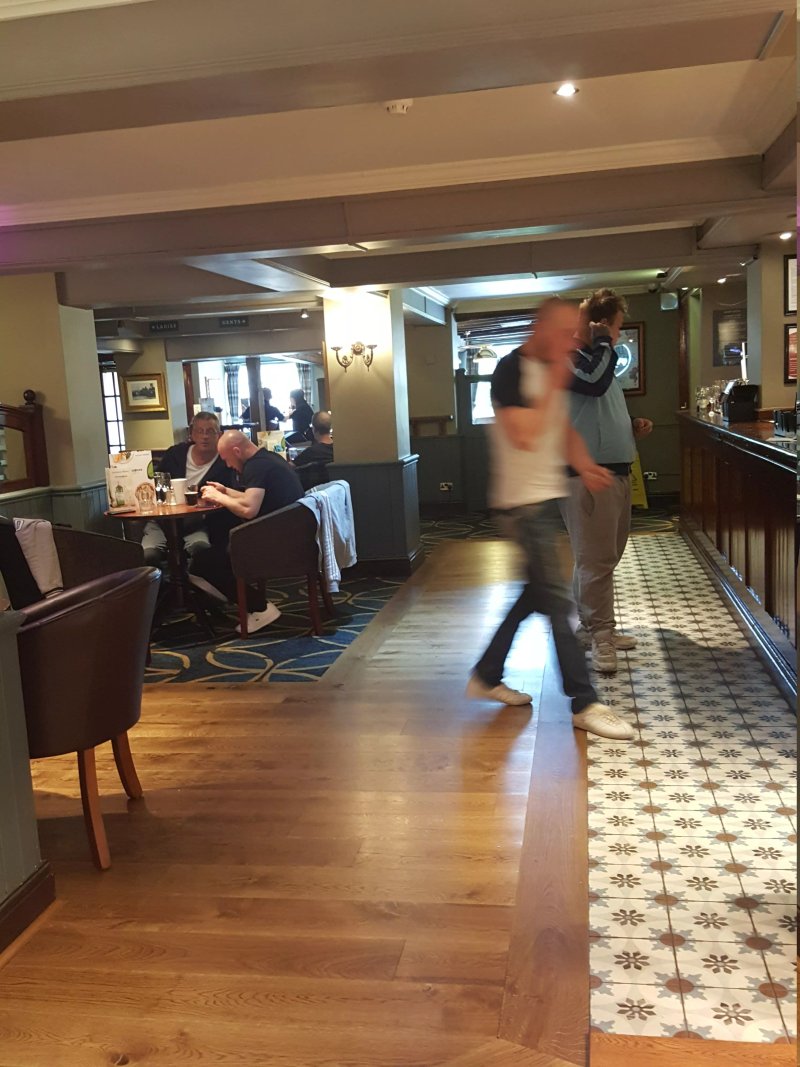 Hole in the Wall Stonehouse Pizza & Carvery