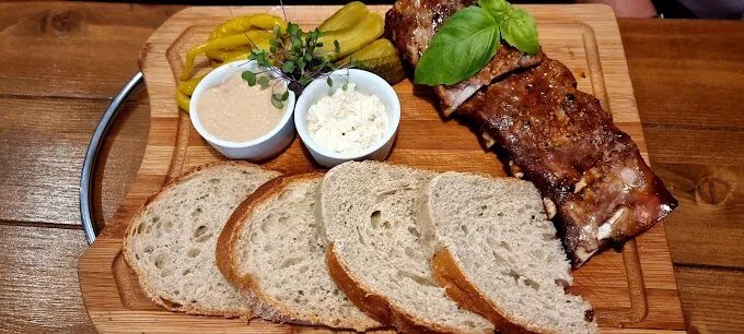 911 08 Food & Beer Pub