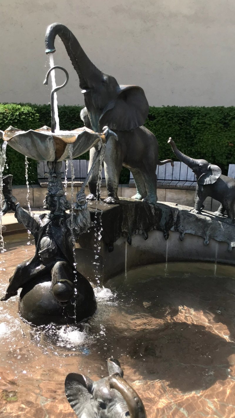 Sarrasani Brunnen
