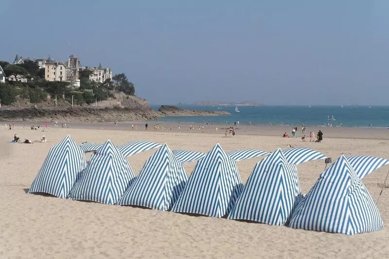 Main beach 100m, Dinard town centre- 50sq.m apartment + terrace