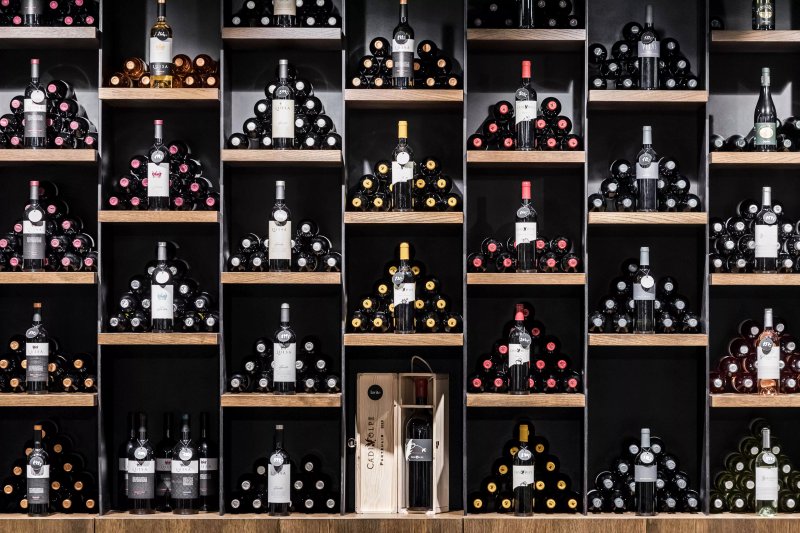 Wine & Food Shop Lavite
