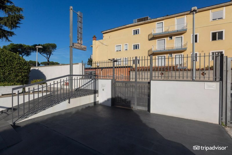 Suites & Residence Hotel****