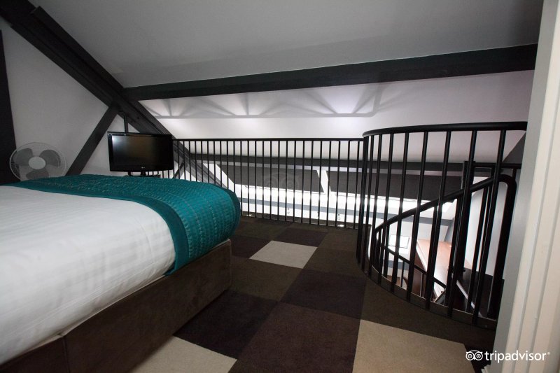 Roomzzz Aparthotel Manchester City