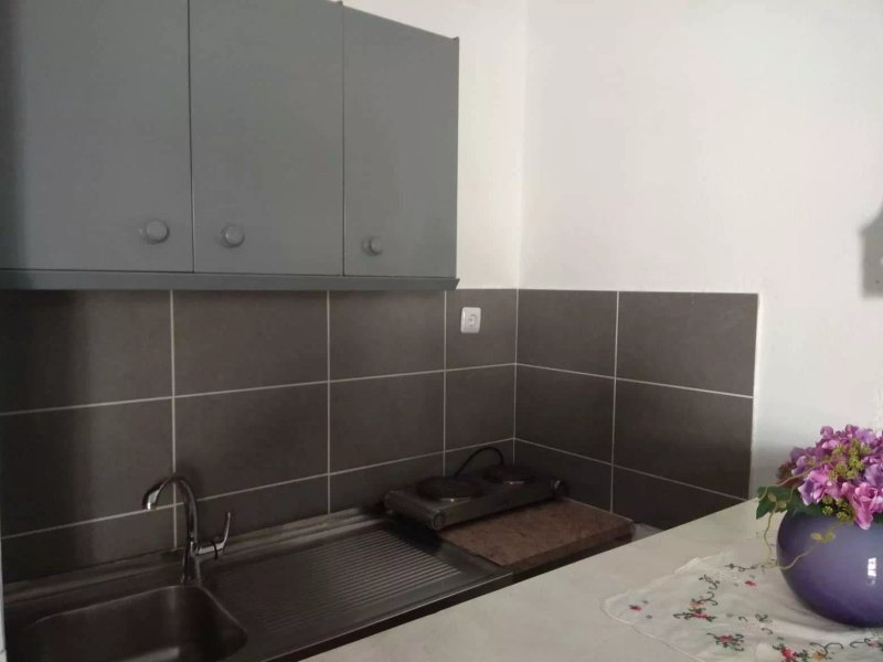 Lions 1 Studios & Apartments