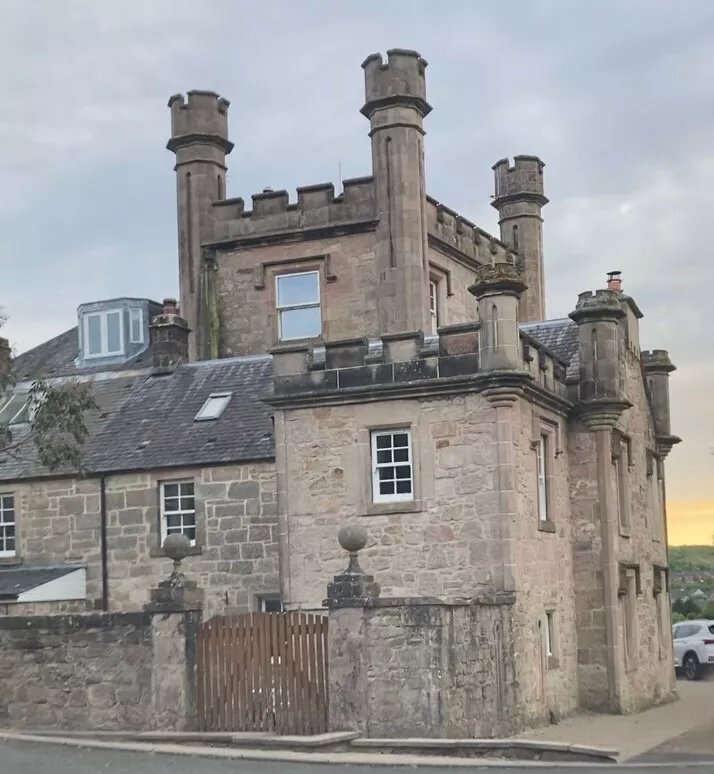 Langhouse Castle Bed And Breakfast
