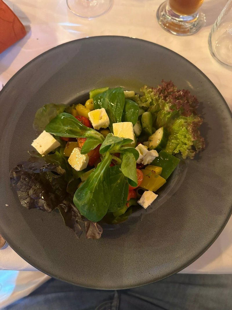 Luna Rossa Restaurant & Pizzeria