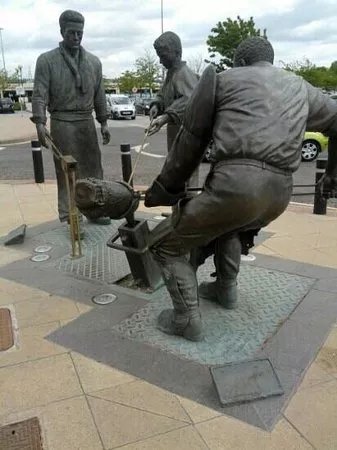 Teeming Statue