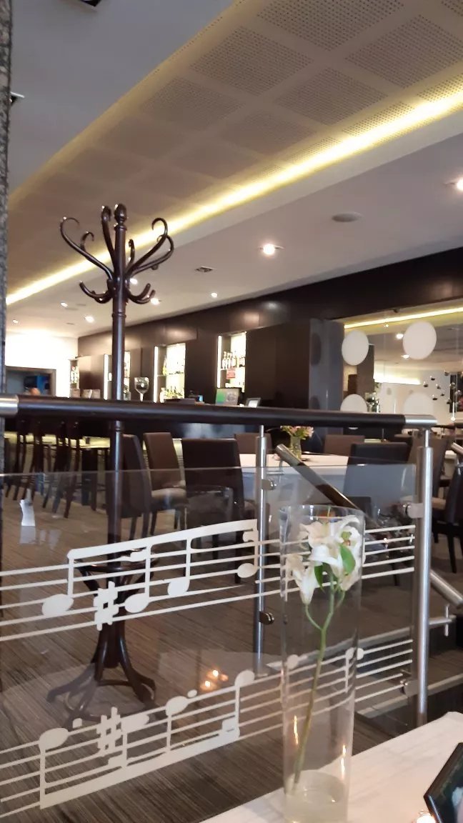 Maestra Restaurant