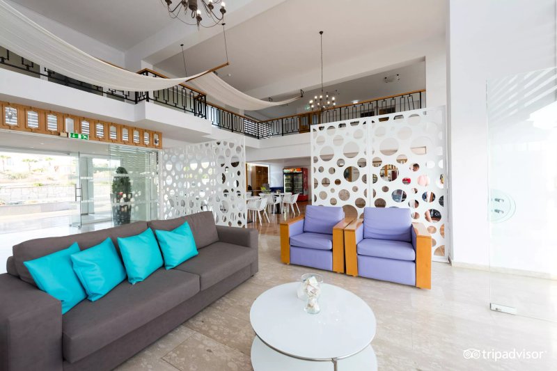 Fedrania Gardens Hotel