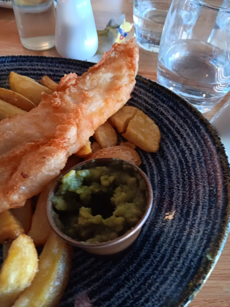 Skip's Seafood Bar and Grill