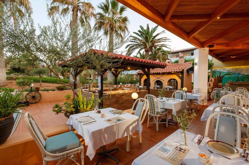 Anissa Beach & Village Hotel