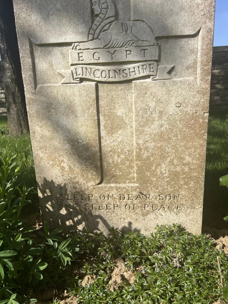 Warlincourt Halte British War Cemetery