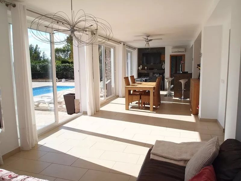 The Palms - Spacious Private Villa For Family  Fun & Relaxation