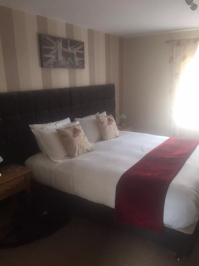 Brackley Oaks Guest House