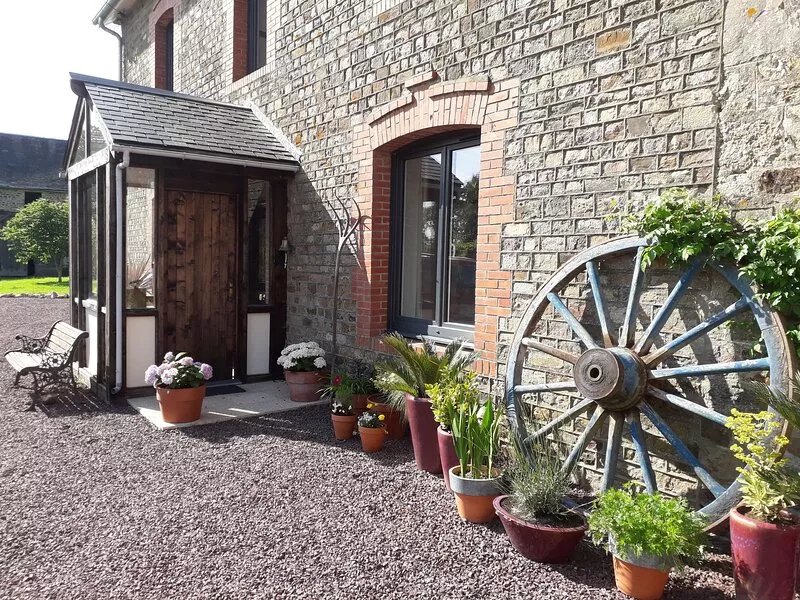 Large Normandy country house - sleeps 14