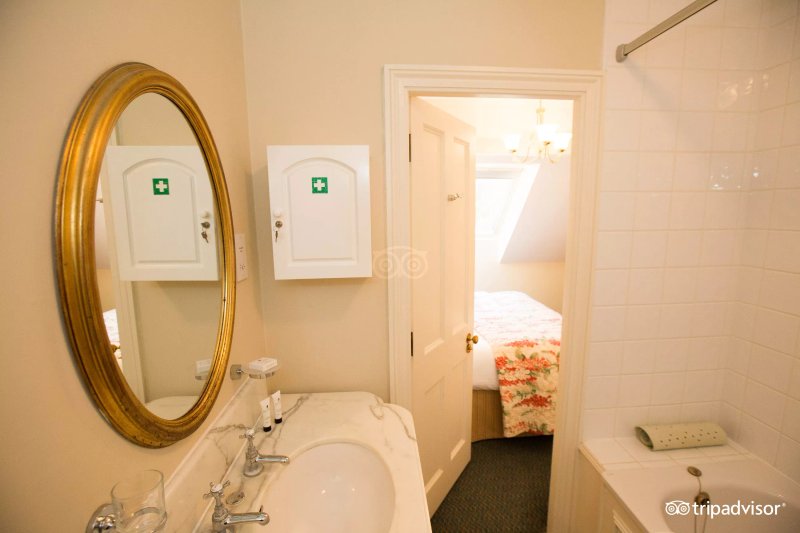 Macdonald Elmers Court Hotel & Resort