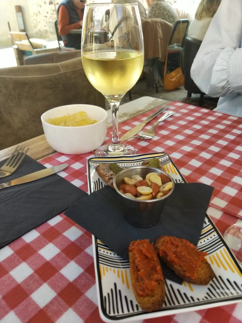 La Petite Source - Bar a Vins