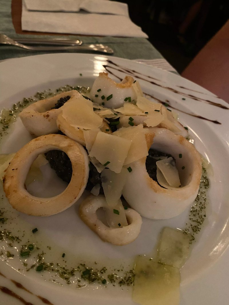 El Salon Restaurant