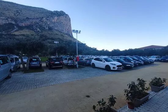 PARCHEGGIO AEROPORTO PALERMO | Piraineto Airport Parking