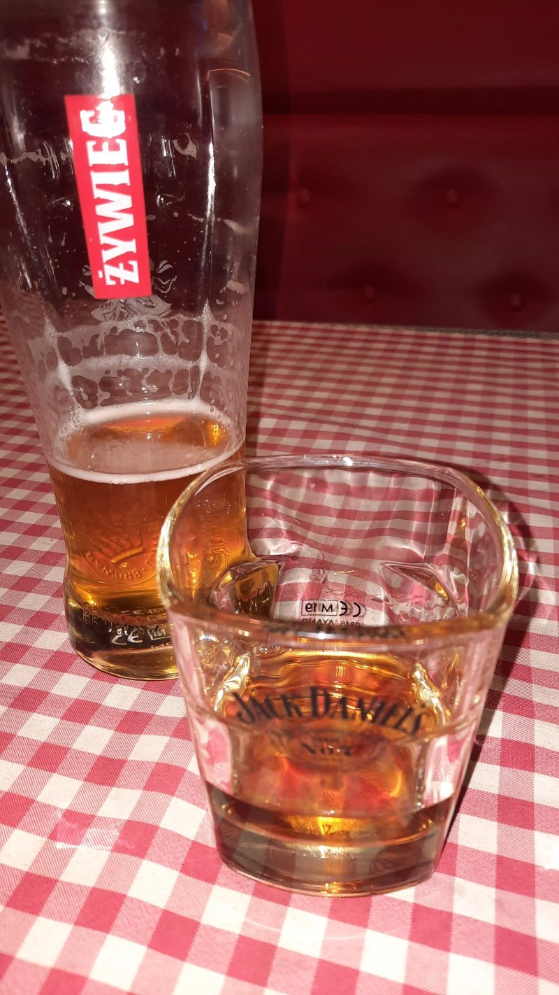 7 Street  Bar & Grill