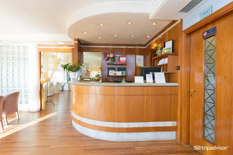 Yachting Hotel Mistral