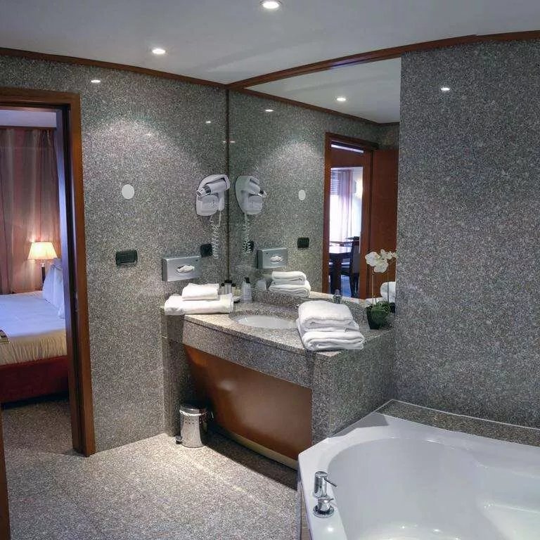 Goldstar Apartments & Suites