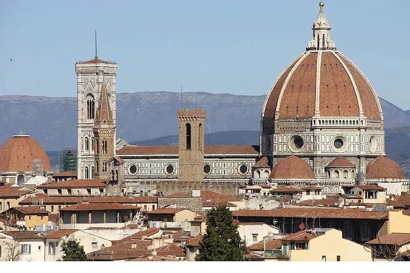 The Flora Apartment give you the feeling to touch the Duomo