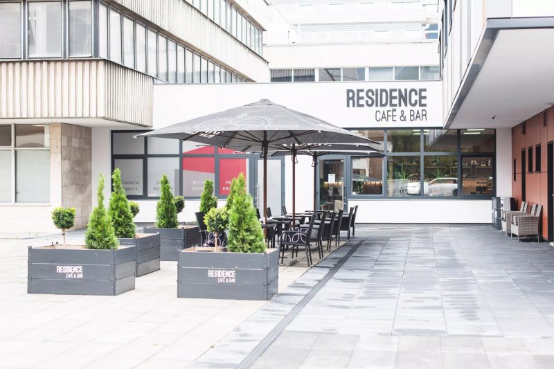 Residence Cafe & Bar